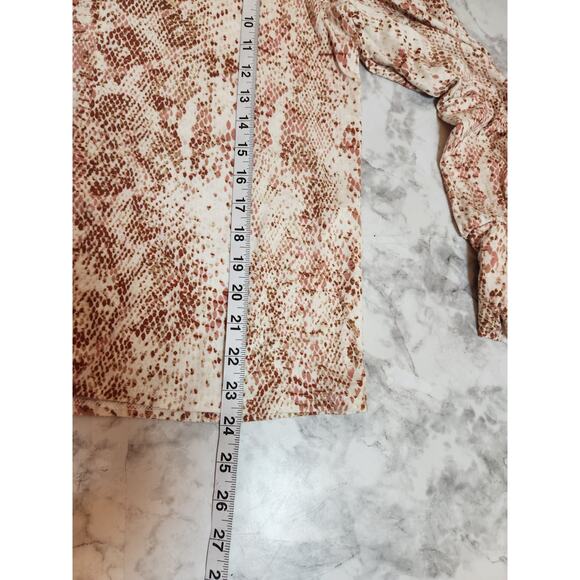 Chico's Women's Pink Snakeskin Print Mock Neck Keyhole Long Sleeve Blouse Size M - Picture 6 of 6